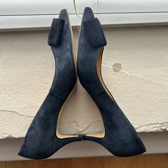 Talbots Blue Suede Bow Kitten Heel, 6.5 - Picture 3 of 6